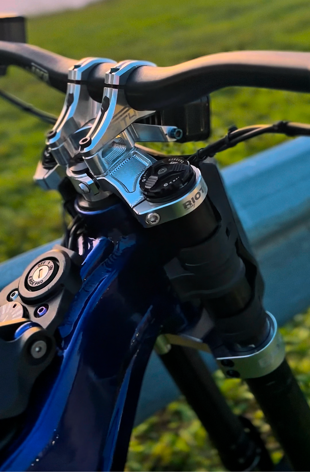 Holiday DISCOUNT Riot Drop Crown (STOCK SURRON LBX FORKS)