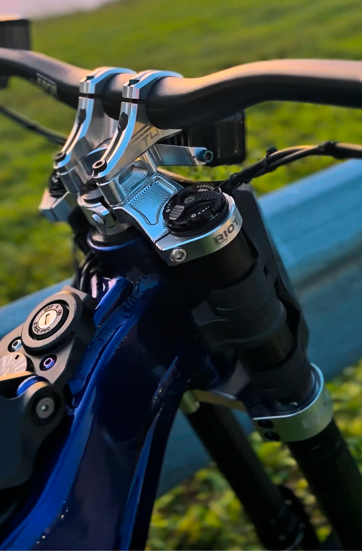 Holiday DISCOUNT Riot Drop Crown (STOCK SURRON LBX FORKS)