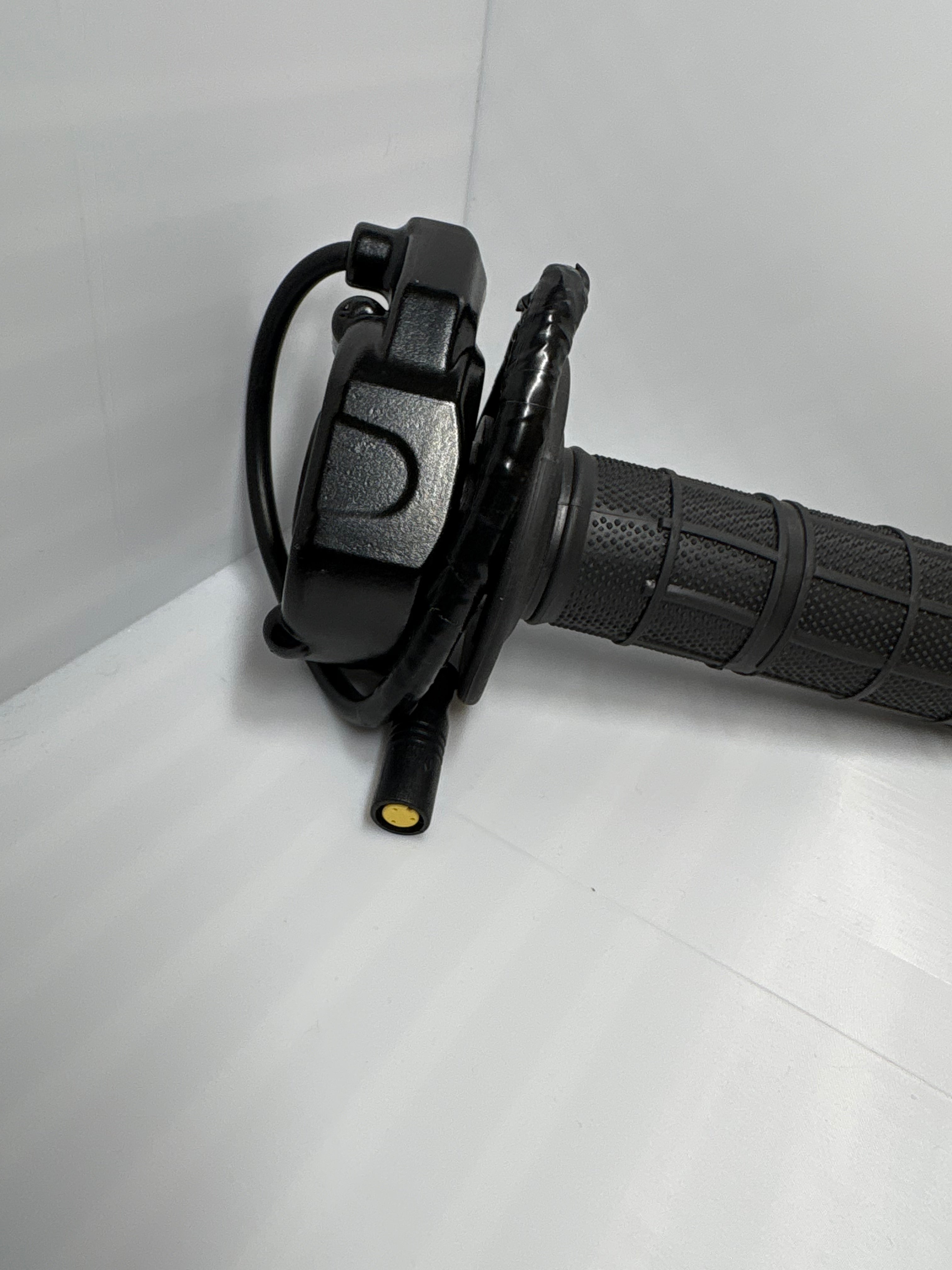 Plug and Play Surron Throttle - Sur-Ron Style for Super73 (Preorder)